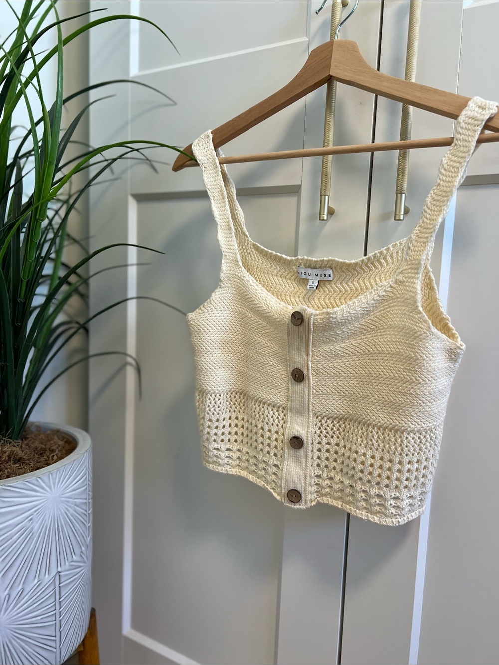 Miou Muse Cream Knit Button-Front Cropped Tank